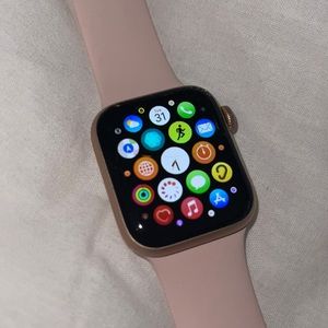 Apple Watch Series 5-Rose Gold, tiny little scratches, barely visible (see pics)